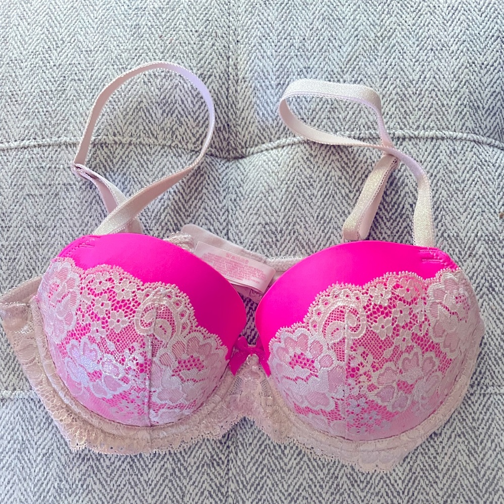 Victoria Secret Bra- very pretty
